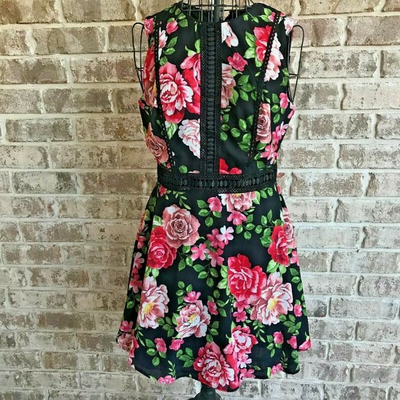 Disney Princess Dress Small NWOT Black Floral Sleeveless Back Zip Christmas - Picture 1 of 12